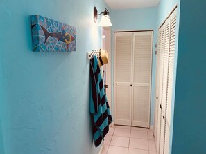 Interior - Kalanikai 208 – In-Town Kona Condo w/ Ocean View & AC (Kailua Kona)