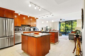 Fridge, microwave, oven, stovetop - Kona Pacific B411 - Garden View Kona Condo | Walk to Town & Ironman (Kailua Kona)