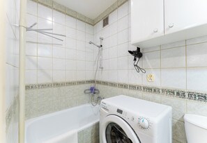 Hair dryer, towels - Grzegórzki Homely Apartment (Kraków)