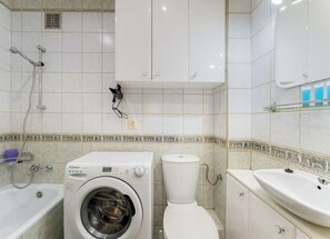 Hair dryer, towels - Grzegórzki Homely Apartment (Kraków)