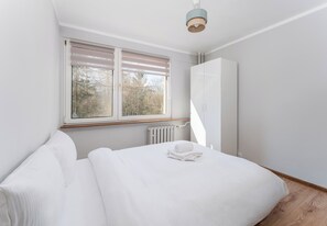 1 bedroom, iron/ironing board, WiFi, bed sheets - Odrzańska Harmony Apartment (Kraków)
