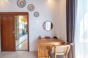Quarto casal luxo | Escrivaninha, Wi-Fi de cortesia, roupa de cama