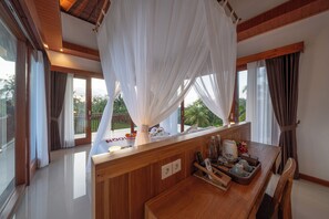 Villa Luxe, 1 trÚs grand lit, piscine privée, vue cour intérieure | Intérieur