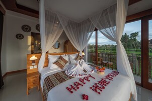 Luxury Villa, 1 King Bed, Private Pool, Courtyard View | Desk, free WiFi, bed sheets