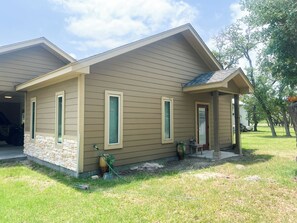 Exterior - Salty Silo Bed & Breakfast, wine and beer complimentary.  pizza kits avail. (Rockport)