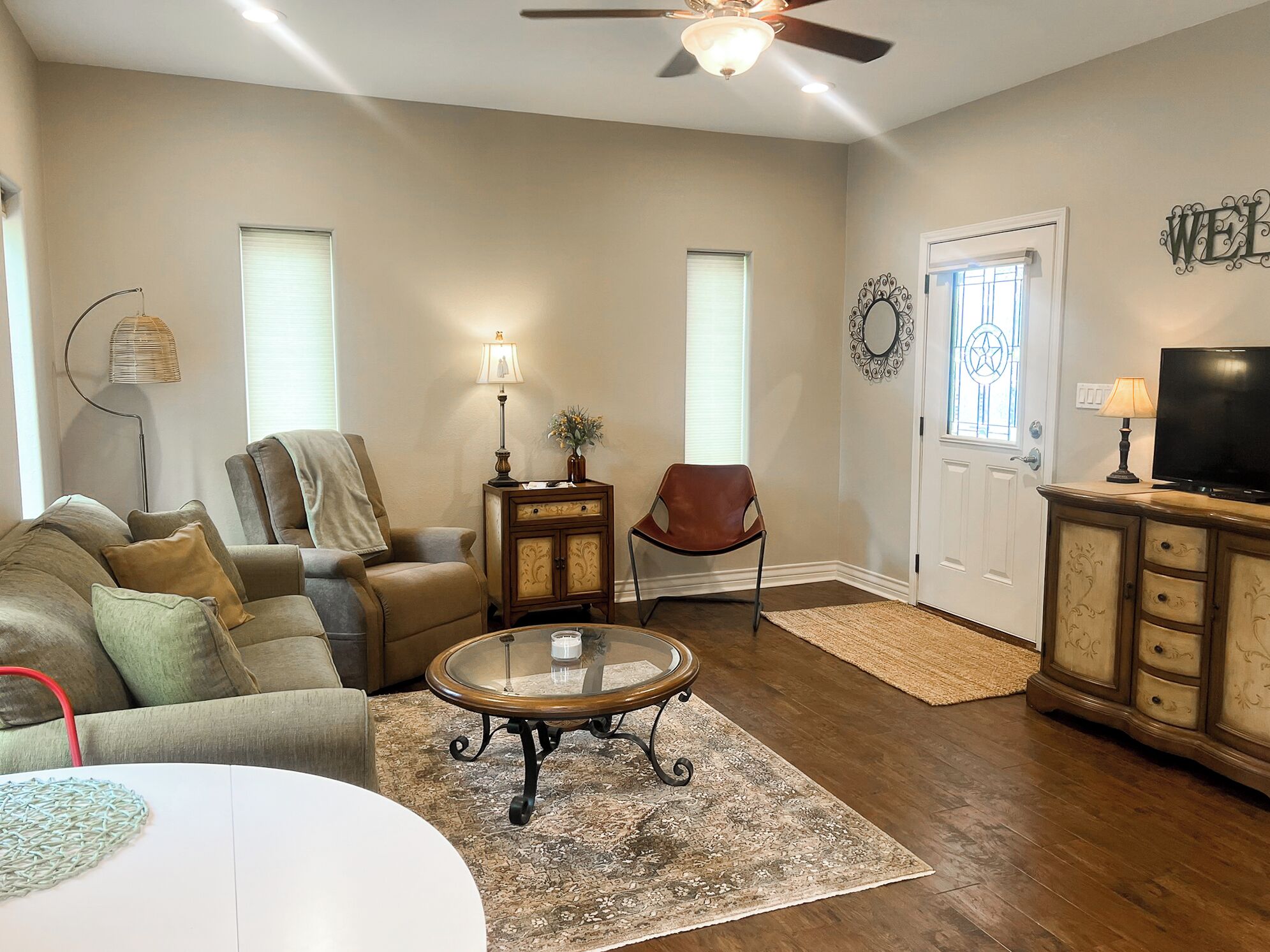 Smart TV, fireplace, books