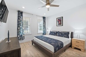 10 bedrooms, desk, iron/ironing board, travel cot - Panama Dunes & Shores | Sleeps 26 | 2 LSV | Pools (Panama City Beach)