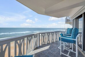 Property grounds - New Listing! Direct Oceanfront 2/2 | Huge Private Balcony | Beachfront Pool | Garage (Ormond Beach)