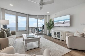 TV - New Listing! Direct Oceanfront 2/2 | Huge Private Balcony | Beachfront Pool | Garage (Ormond Beach)