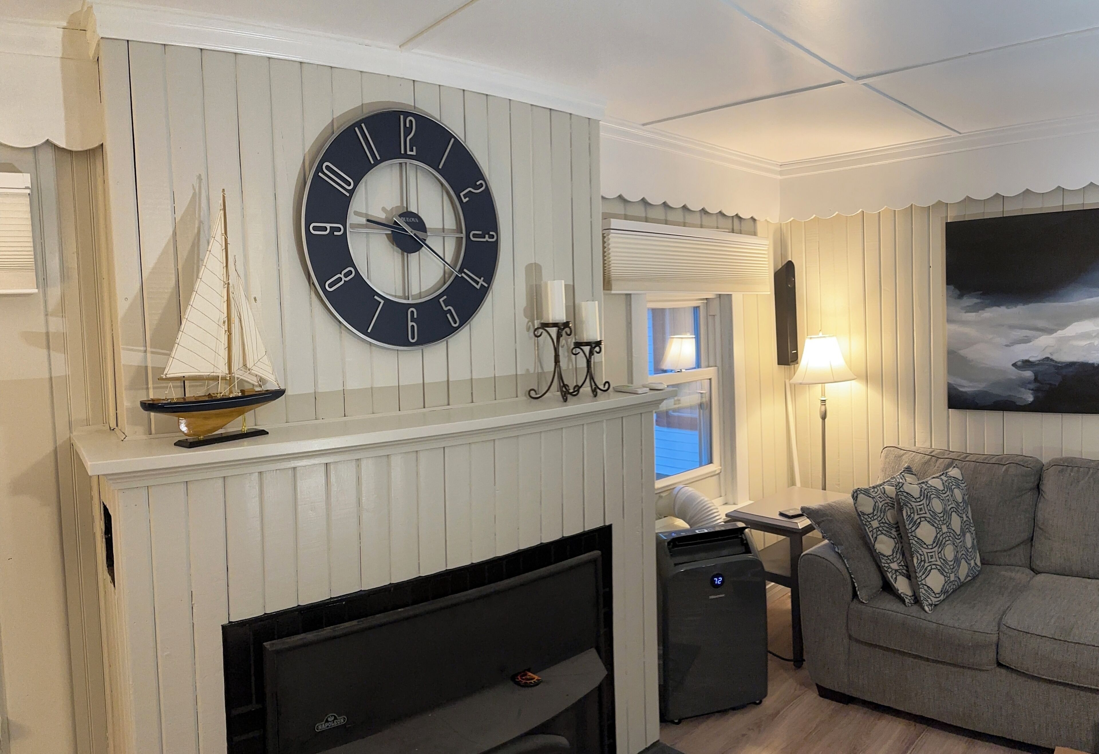 Smart TV, fireplace, stereo