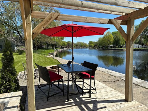 River Respite: BIG Yard • Outdoor Kitchen • Boat Ramp & Dock
