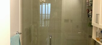 Charming 2-Bedroom Penthouse,  Steps to Dow's Lake & Little Italy's Best