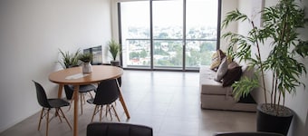 Mr. W | 2BR Large Apartment Pool+Amenities