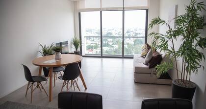 Mr. W | 2BR Large Apartment Pool+Amenities