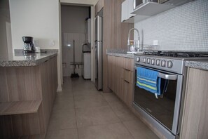 Private kitchen - Mr. W | 2BR Large Apartment Pool+Amenities (Zapopan)