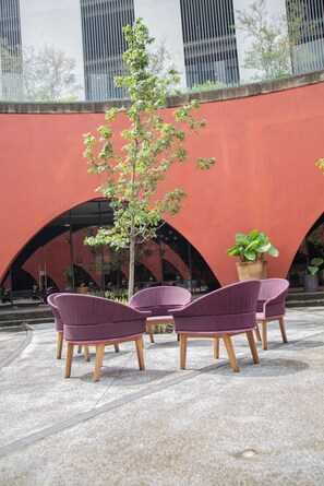 Terrace/patio - Mr. W | 2BR Large Apartment Pool+Amenities (Zapopan)