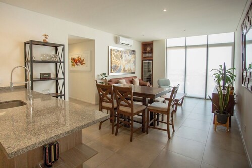 Mr W | 3BR Large Apartment Pool+Amenities