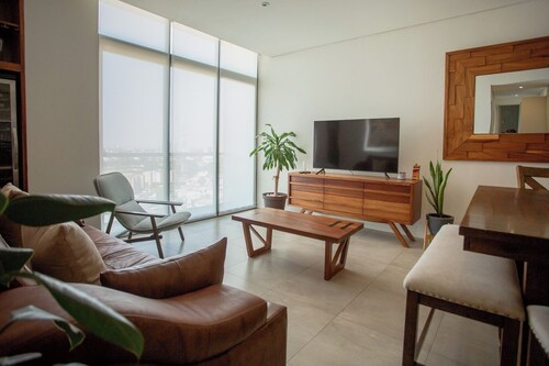 Mr W | 3BR Large Apartment Pool+Amenities