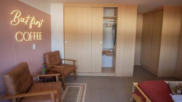 1 多间卧室、熨斗/熨衣板、WiFi、床单