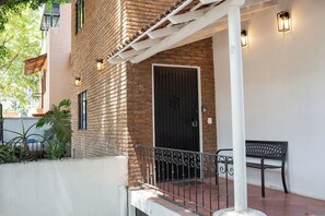 Terrace/patio - Mr. W | Classic House 5BR in Coolest Neighbourhood (Guadalajara)