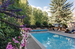 Beheizter Pool