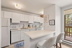 Unclassified image, 4 of 22, button - Riverview Unit 22 | All the Essentials Riverside Condo with Access to Pool & Hot Tub (Aspen)