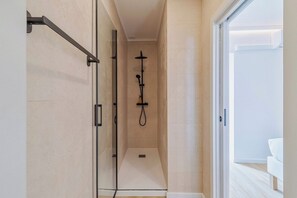 Shower, hair dryer - Downtown Setúbal Apartment I (Setúbal)
