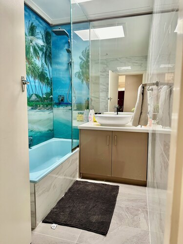 5 mins to largest park, 2 mins to highway & mall. Quality home, pet-friendly.