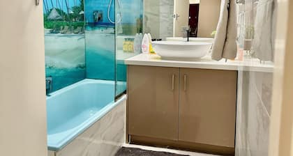 5 mins to largest park, 2 mins to highway & mall. Quality home, pet-friendly.