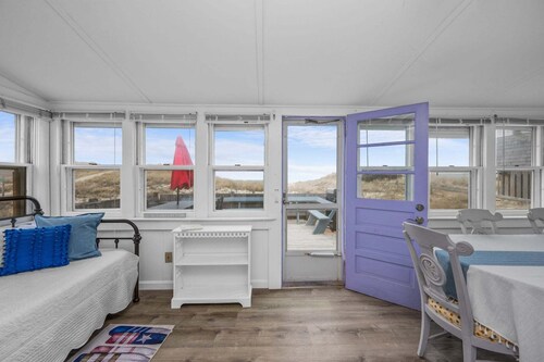 Beachfront Charm in Beautiful East Sandwich
