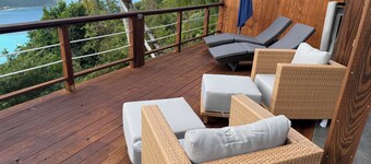 Quaint bungalow in Tortola perfect for your peaceful island getaway