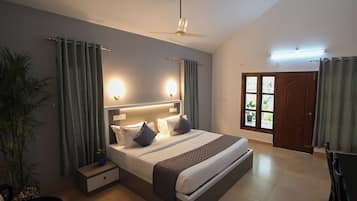 Family Studio, Garden View | Premium bedding, individually furnished, desk, laptop workspace