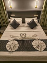 Family Studio, Garden View