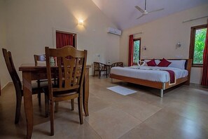 Family Studio, Garden View