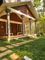 Family Studio, Garden View | Garden view