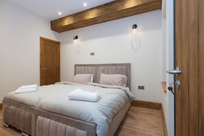 Iron/ironing board, WiFi, bed sheets - Tranquil Stoke-on-Trent 4bed, 2 Bath, Parking (Stoke-on-Trent)