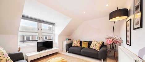 Apartment, Smoking | 2 bedrooms
