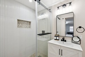 Bathroom - Elegant King Studio • Private Room in Lawrence (Trenton)