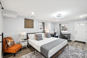 Room - Elegant King Studio • Private Room in Lawrence (Trenton)