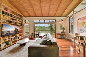 Living area - The Treehouse @ Milsons (Milsons Passage)