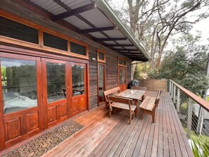 Outdoor dining - The Treehouse @ Milsons (Milsons Passage)