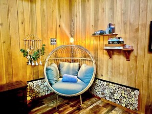 Interior - Cozy Studio Smoky Mountain Cabin - Unbeatable Location (Pigeon Forge)