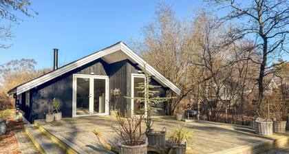Stunning home in Aakirkeby with WiFi