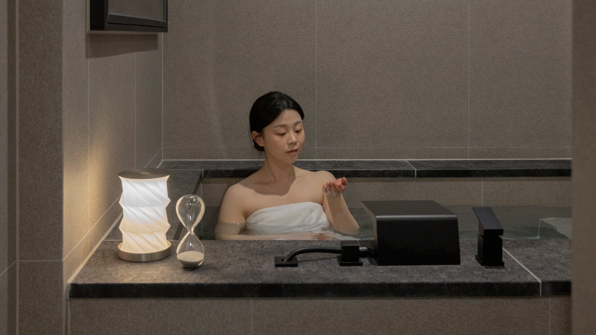 Suite | Private spa tub