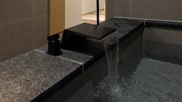 Deluxe | Private spa tub