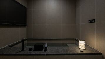 Deluxe | Private spa tub