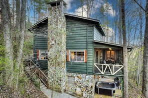 Terrace/patio - Best Aska Location, River Views, Hot tub & Games (Blue Ridge)