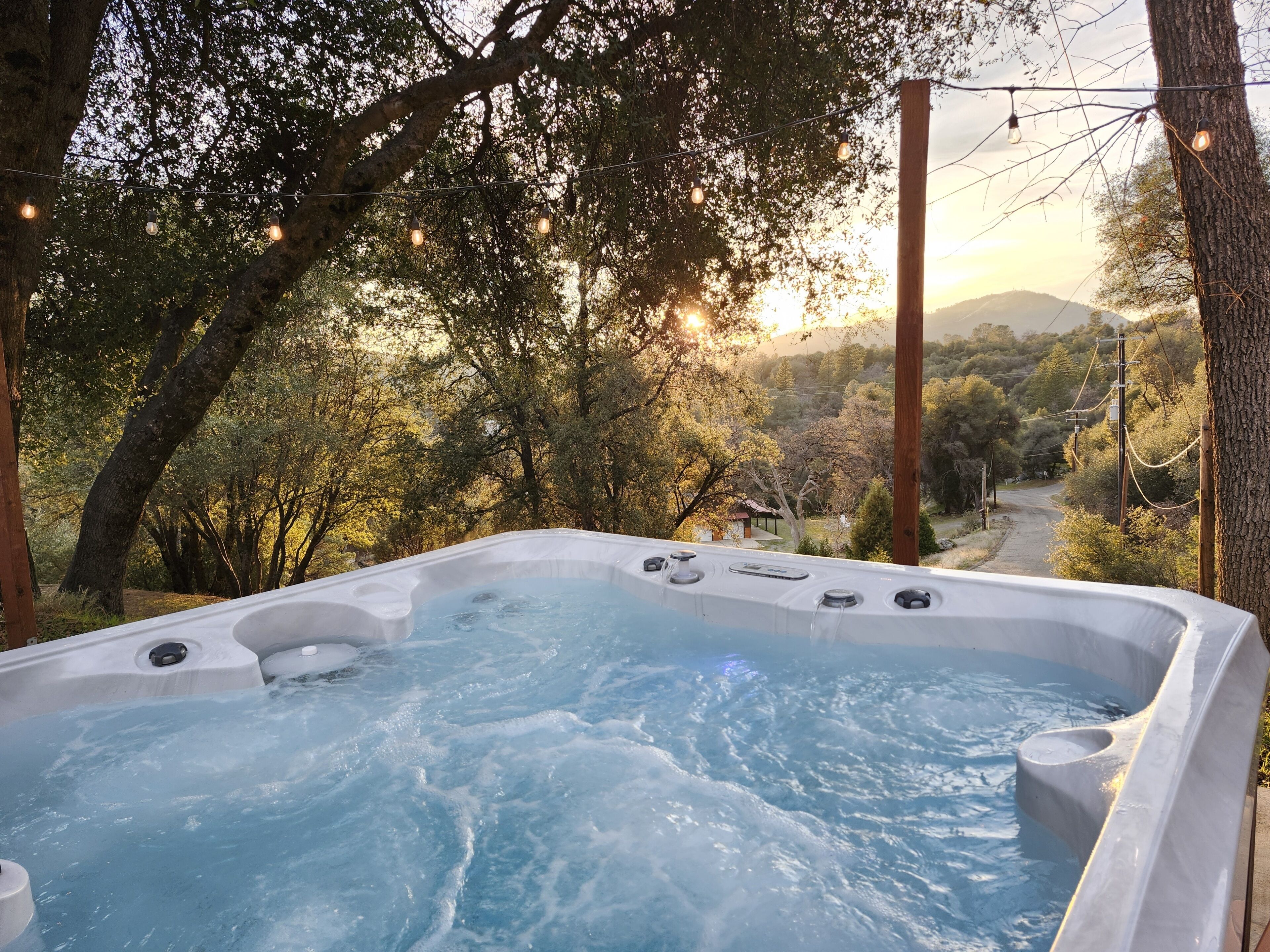 Outdoor spa tub