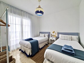 2 chambres, fer et planche à repasser, Wi-Fi gratuit, draps fournis