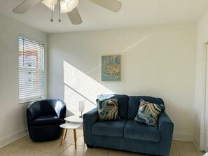 Smart TV - Venice Villas 1BR – Paradiso King Retreat (Venice)